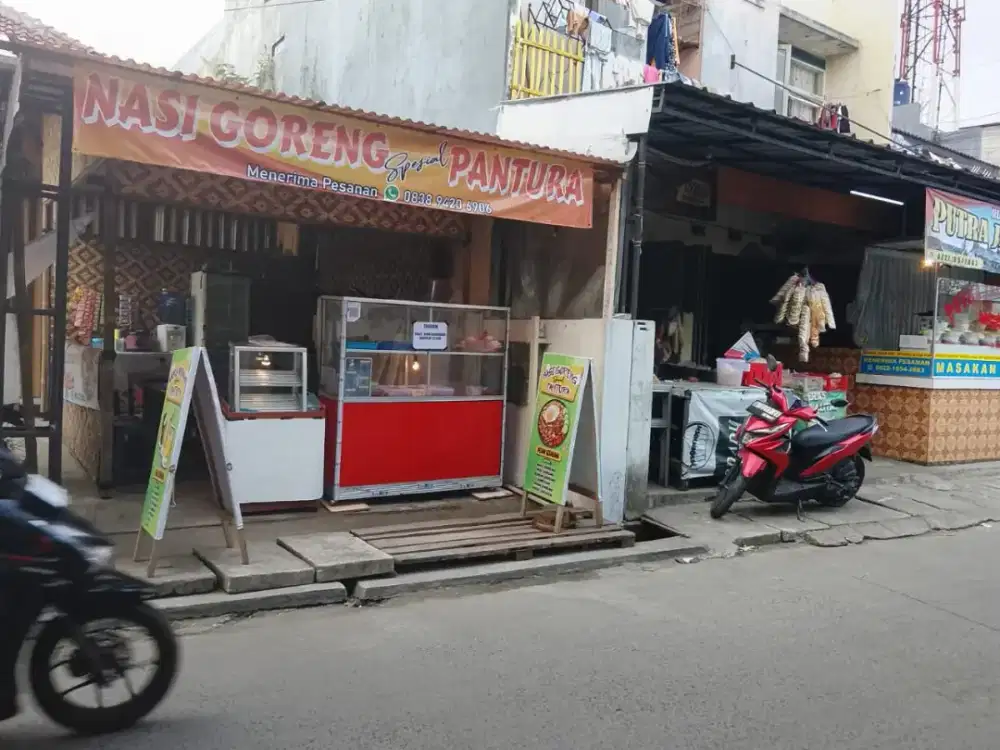 Etalase beserta perlengkapan.nya