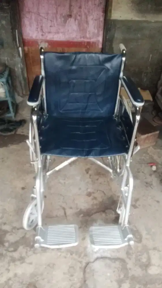 kursi roda bagus siap pakai