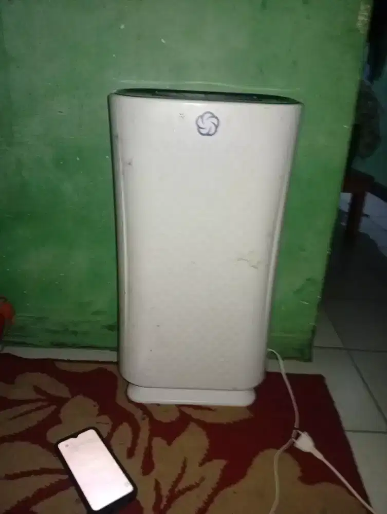 Air purifier confenant