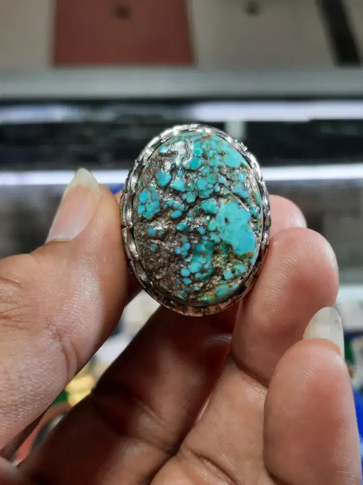 Pirus Biru Telor Asin Sakral