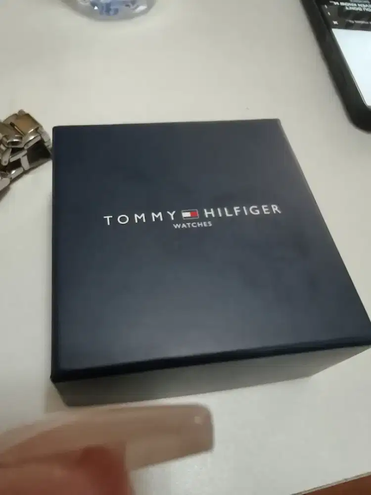 Tommy Hilfiger rantai