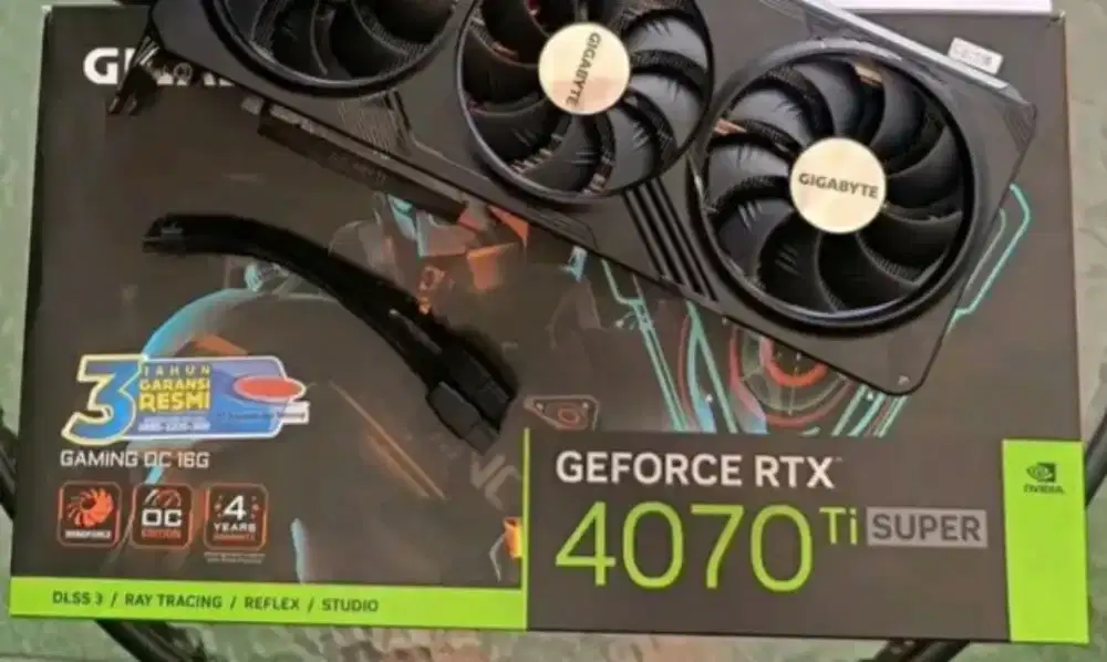 Kartu grafis gigabyte nvidia geforce rtx 4070 ti super gaming/desain