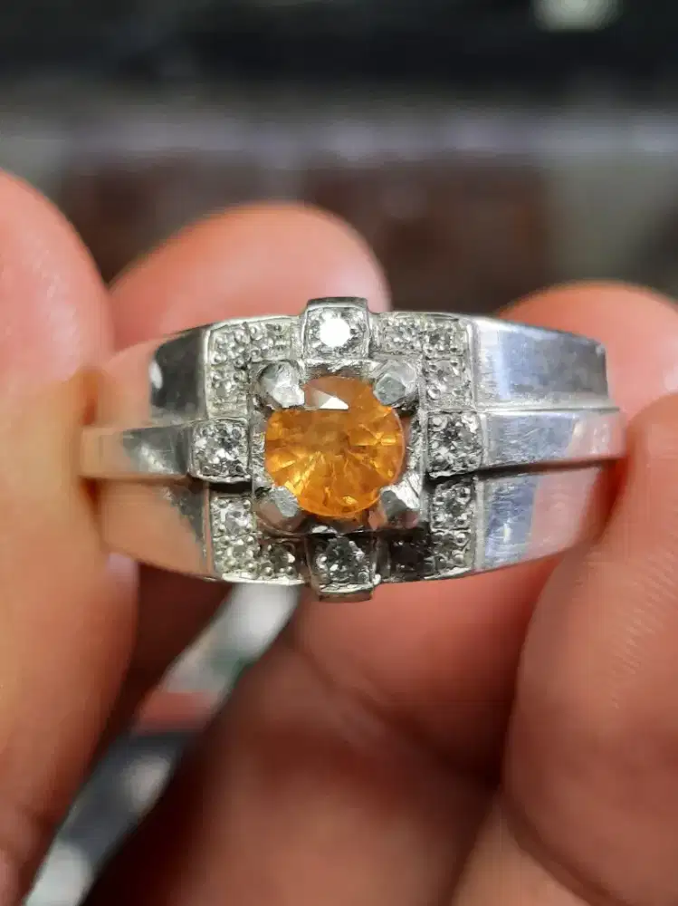 Yellow Sappphire Diamond