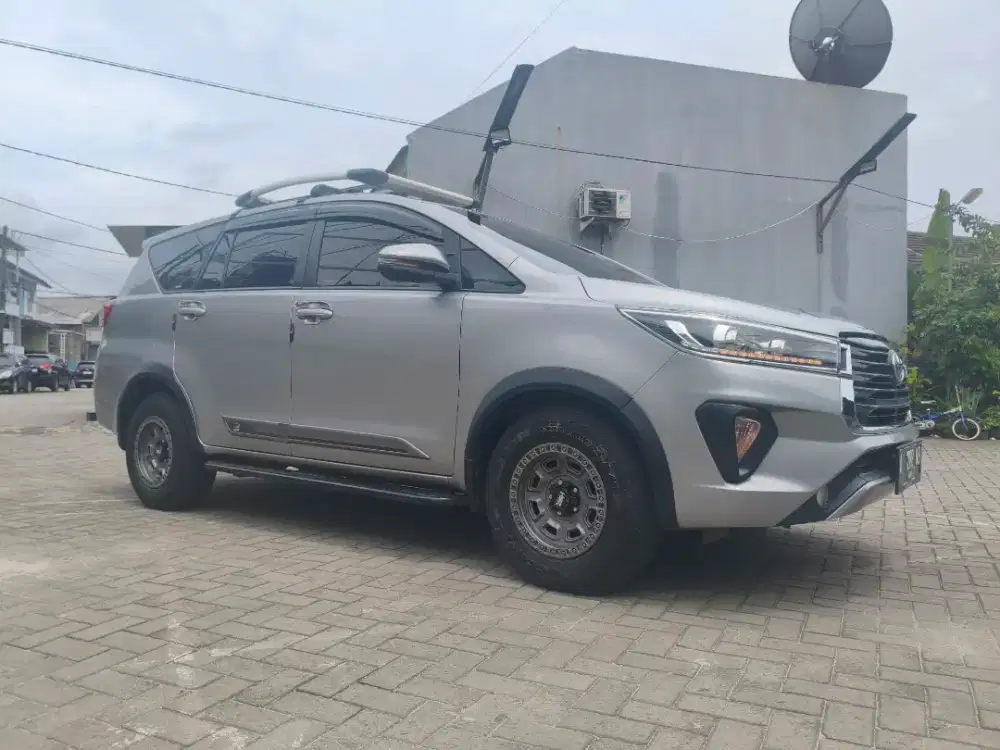 Toyota Kijang Innova reborn G diesel 2.4