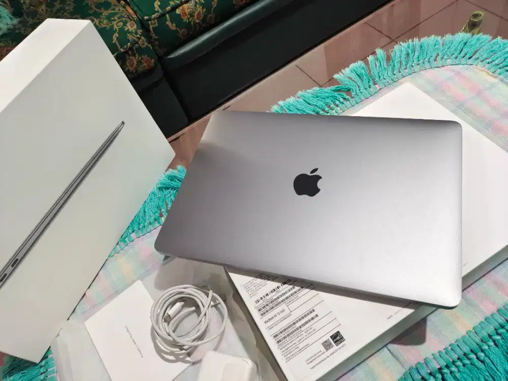 Laptop macbook air m1 2020 like new