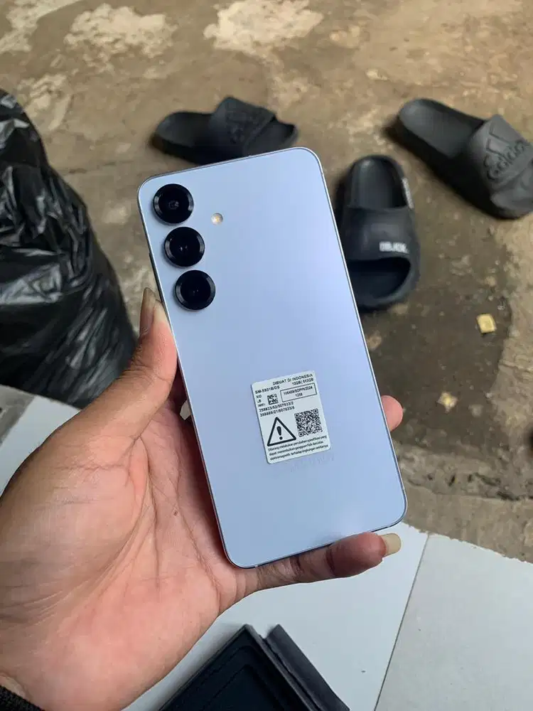 Samsung Galaxy S25 12/512Gb (Sein)