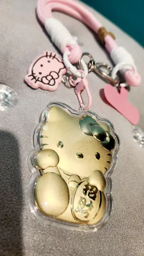 Gantungan hp gantungan tas emas hello kitty