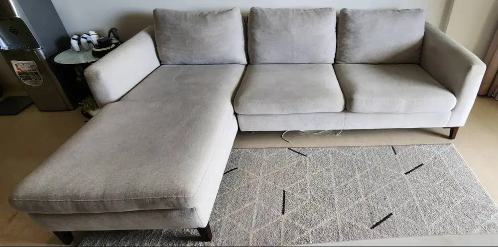 Sofa L Informa empuk nyaman abu-abu