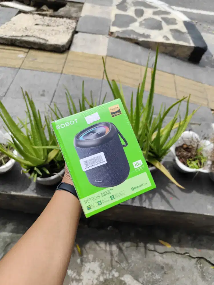 Speaker bluetooth robot