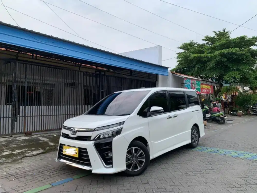 Toyota Voxy 2.0 Matic 2018 Putih Tgn 1 KM 75rb Record