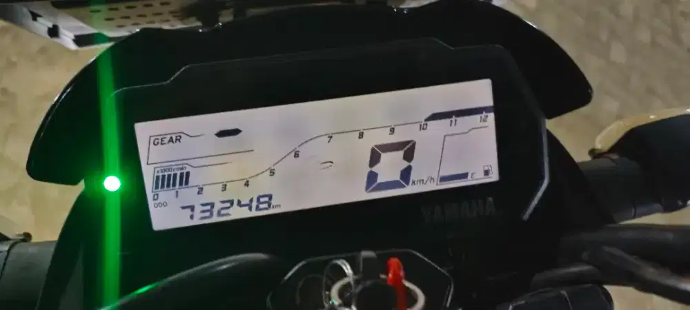 Yamaha Vixion 2017 + Bonus Box GIVI