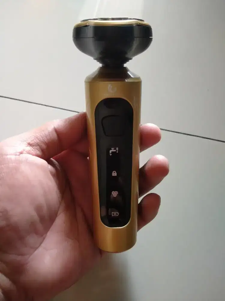 Alat cukur jenggot elektrik