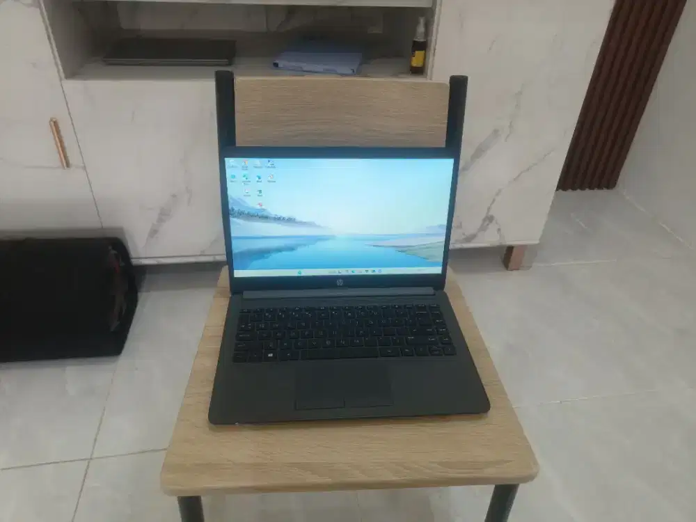 Laptop HP Ryzen 3 ram 8gb ssd nvme 256gb siap pakai