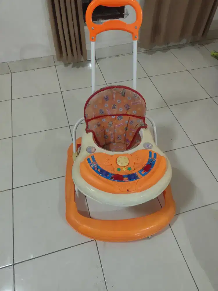 Di jual baby Walker bekas