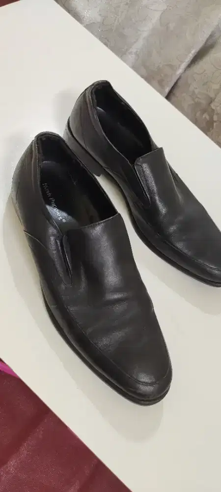 SEPATU HUSH PUPPIES PRIA NO 42