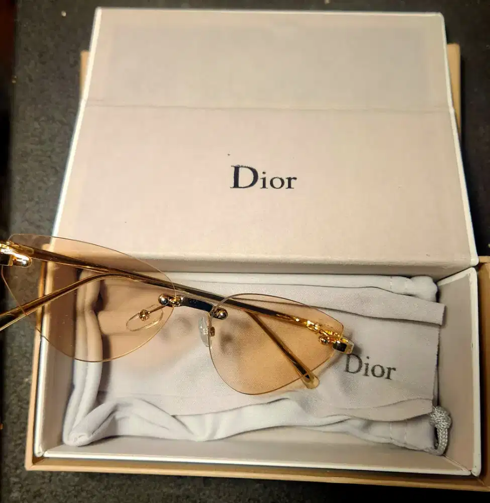 Kacamata wanita Dior