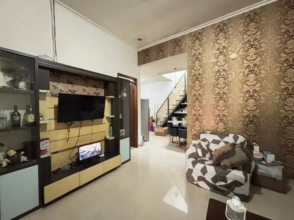 Dijual Rumah di Mekarwangi Bandung Mainroad Semi Furnished