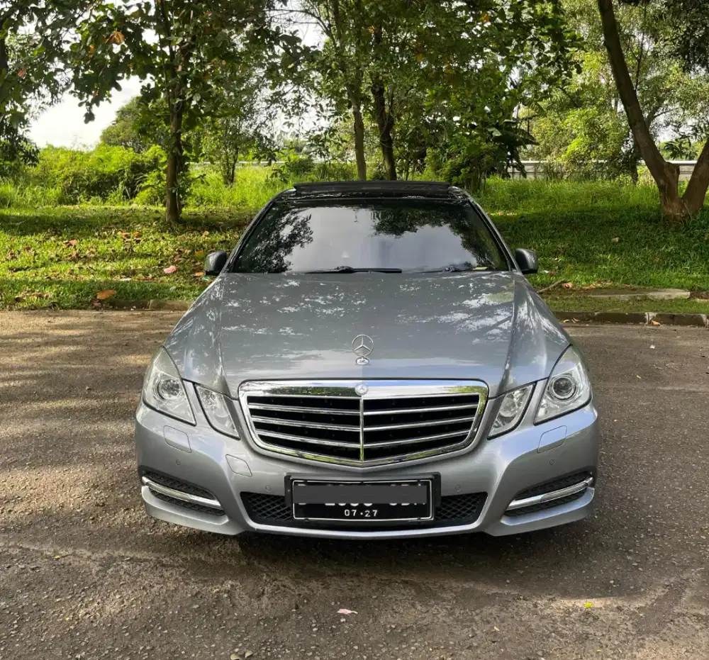 Mercedes-Benz E300 2011 Bensin