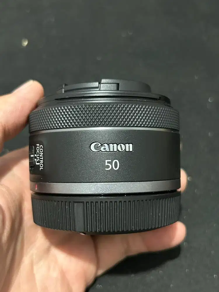 Lensa Fix Canon RF 50mm f1.8 STM