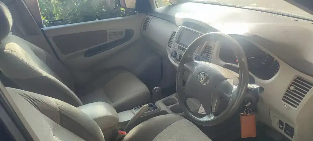 2013 Toyota Toyota Kijang  Jarak yang sudah ditempuh 131.000 kilometer