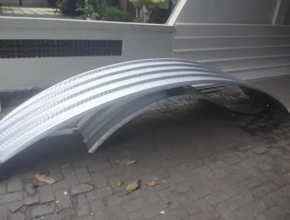 Atap kanopi lengkung