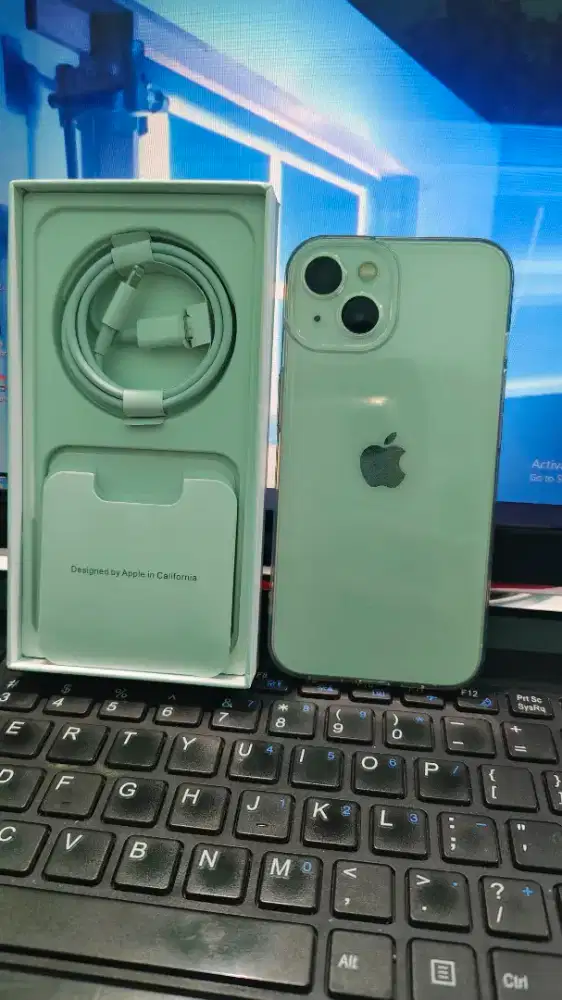 iPhone 13 Putih Mulus
