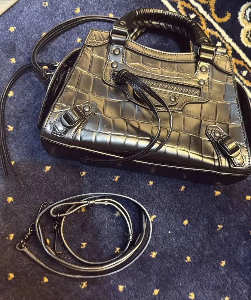 Fast sale Preloved Balenciaga mini neo classic city black or