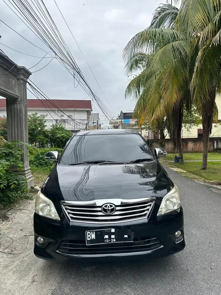 Innova G 2.0 AT 2011