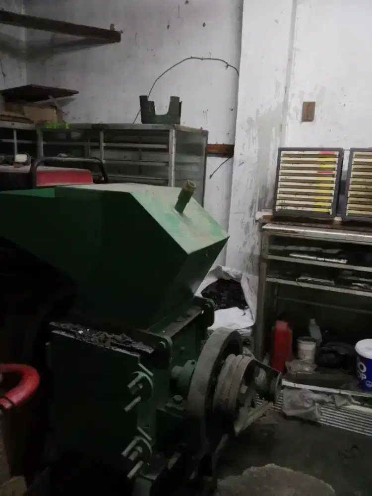 Dijual segera mesin penghancur plastik