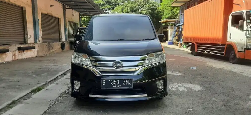MURAH Nissan Serena HWS 2013 AT