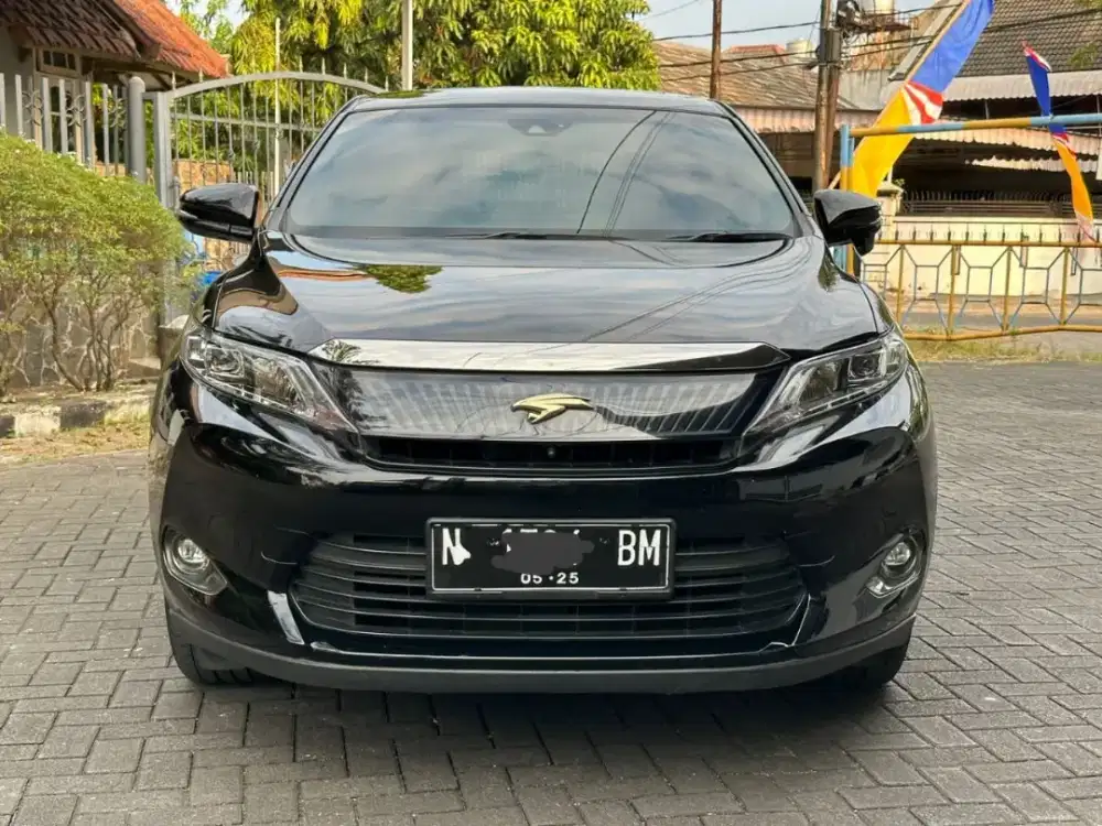 TOYOTA HARIER 2,0 AUDIOLES AT HITAM 2015 TERAWAT