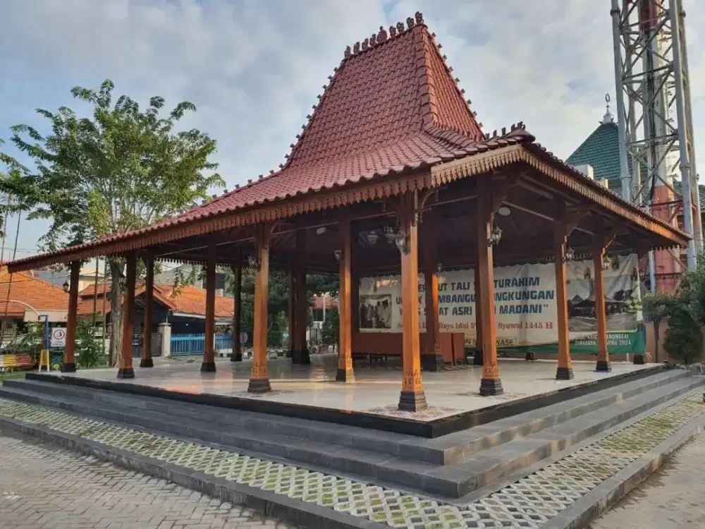 Jual berbagai macam furniture..kusen pintu.pintu ukir kursi kemari dll