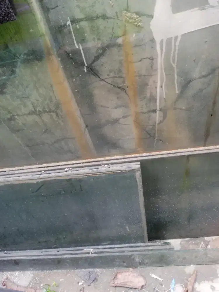Dijual bekas aquarium ikan Krna udah gk ada ikannya jdi dijual aja