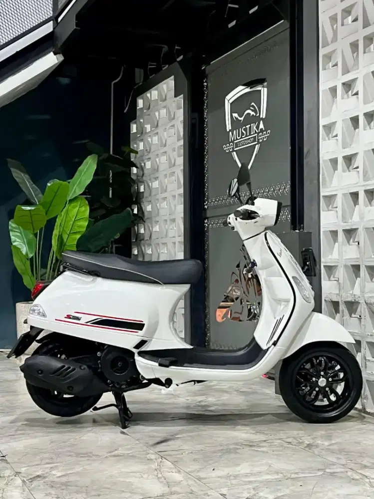 VESPA S 125 IGET 2023 - Chintia Mustika