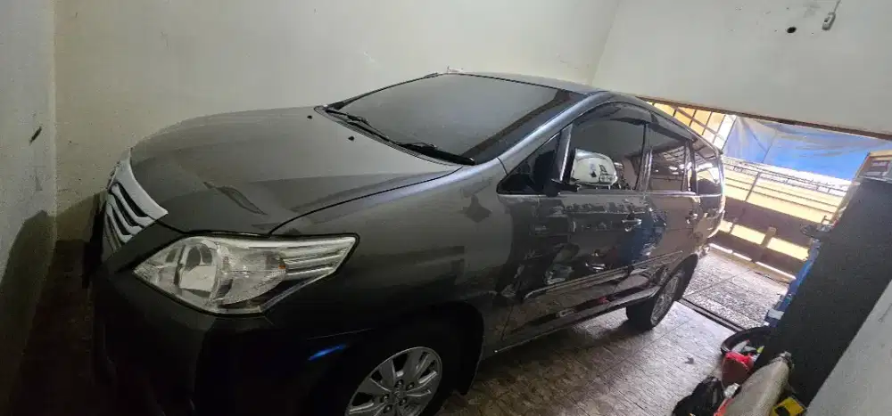 Toyota inova 2.0 g metik tahun 2012 cakep exterior dan interior