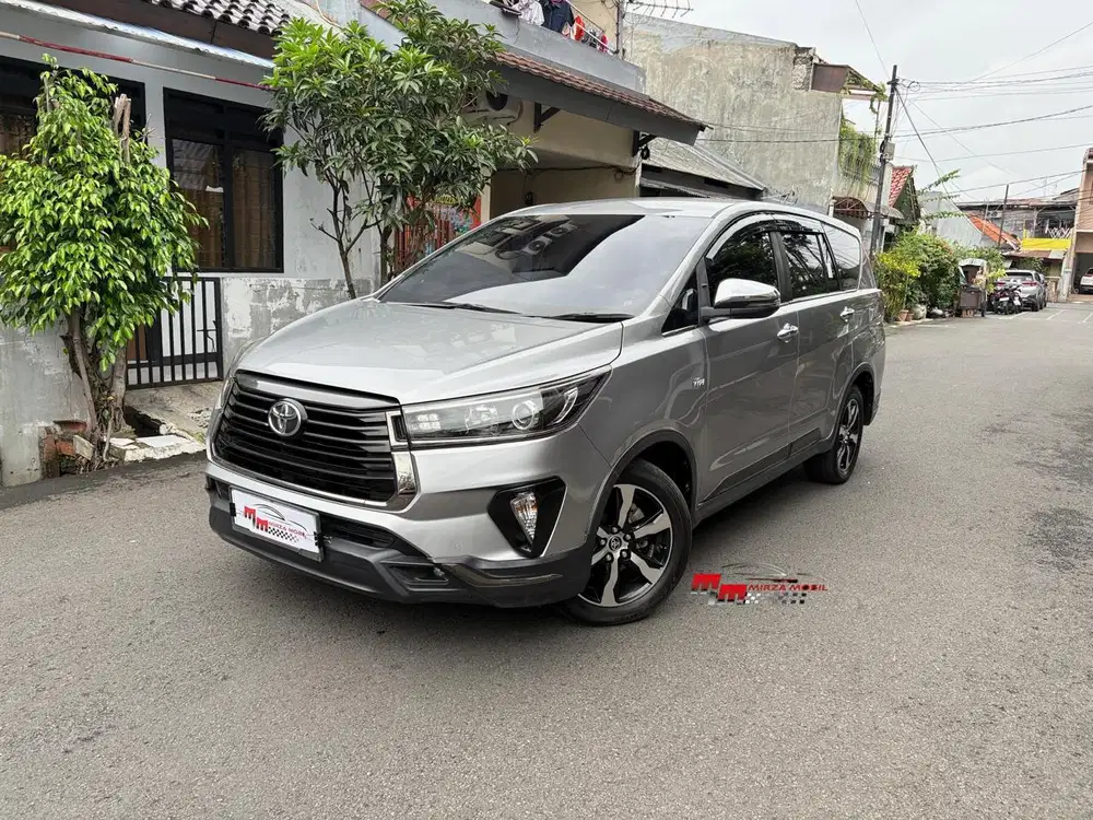 ‎Toyota Innova Venturer Facelift 2.0 AT 2020 Silver