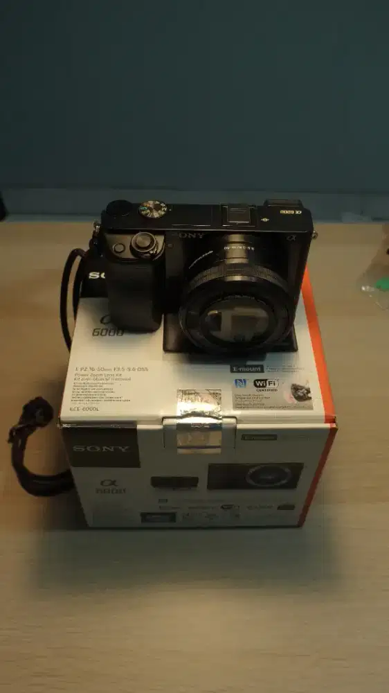 Sony A6000 Mirrorless + Kit Lens