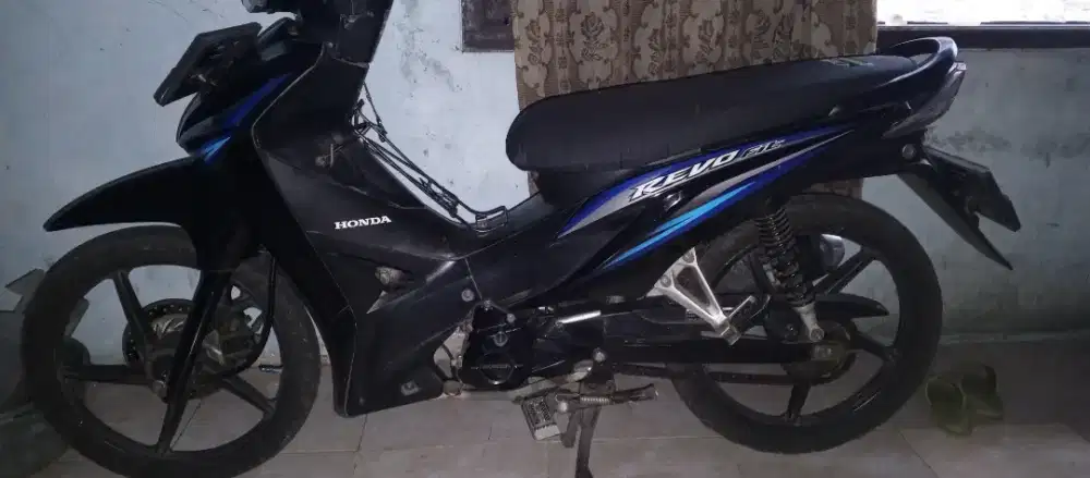 Honda revo fit karbu tahun 2013