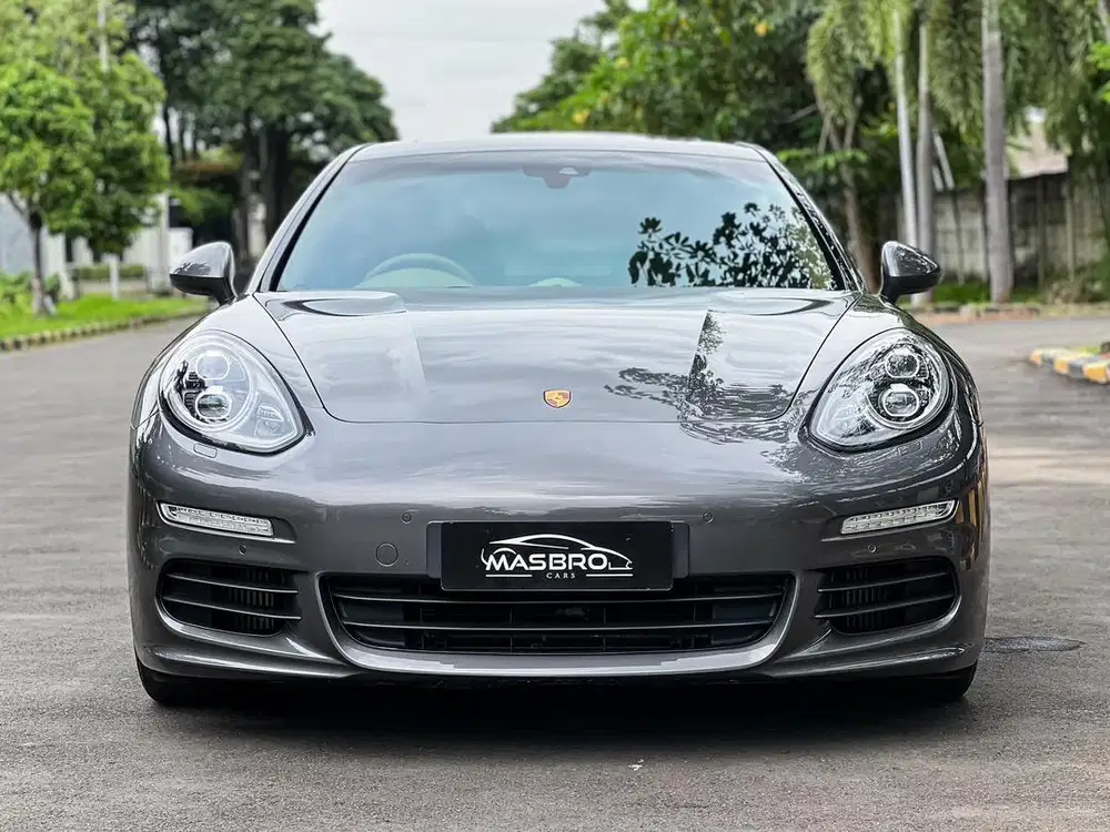 Porsche Panamera S 3.0 V6 2013 8rb Miles Tangan pertama like new Rare!