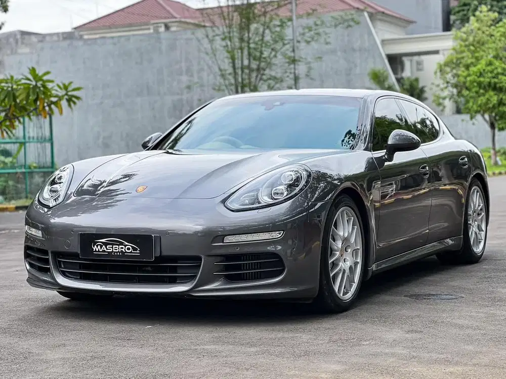 Porsche Panamera S 3.0 V6 2013 8rb Miles Tangan pertama like new Rare!
