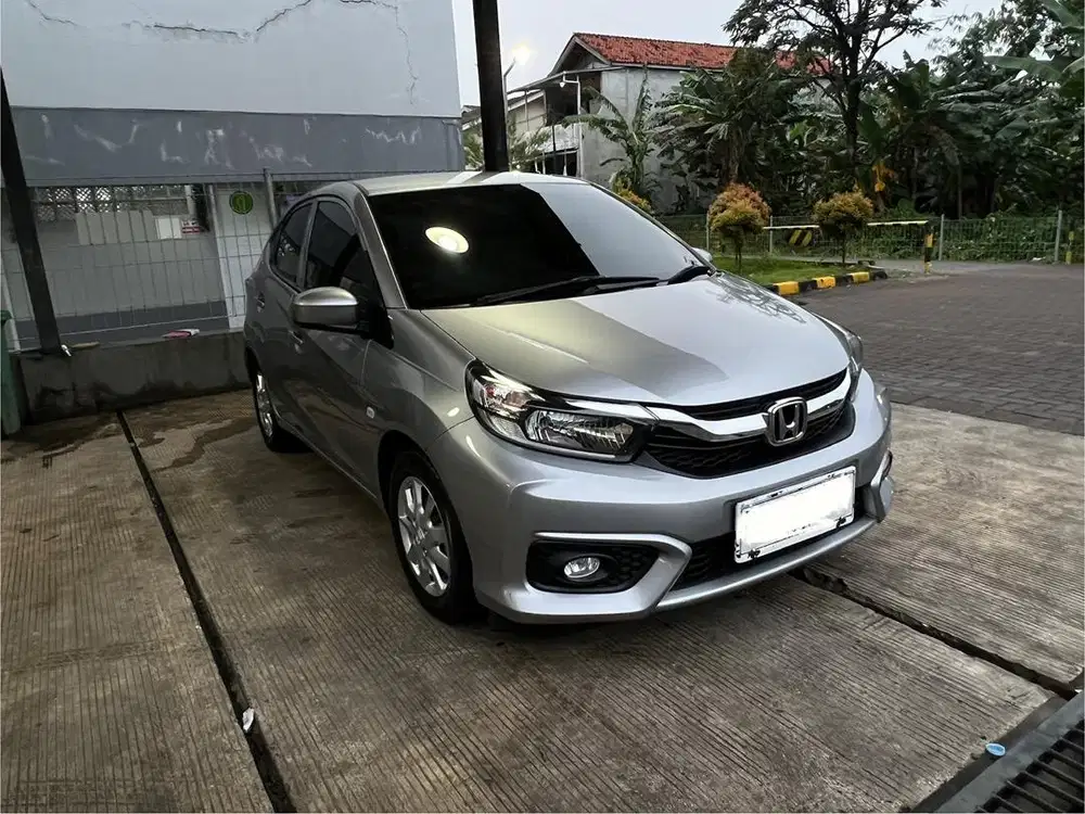 Honda Brio Satya 1.2 CVT AT Silver