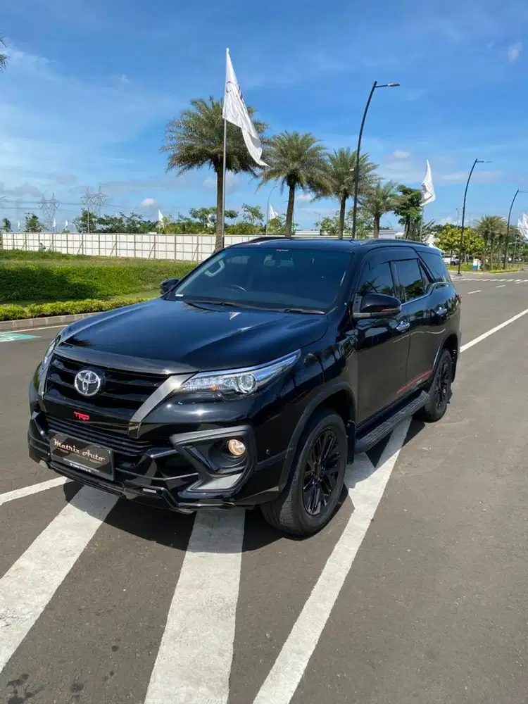 Toyota Fortuner Diesel VRZ TRD 2.4 AT LOW KM
