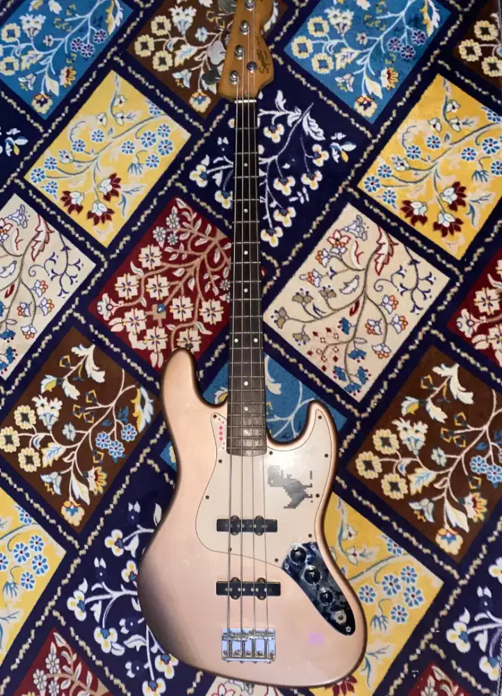 Squier jazz bass affinity burgundy