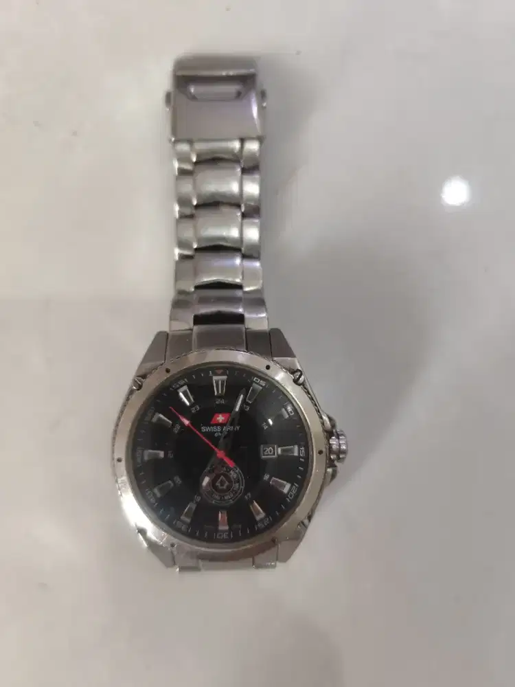 Jam tangan Swiss army