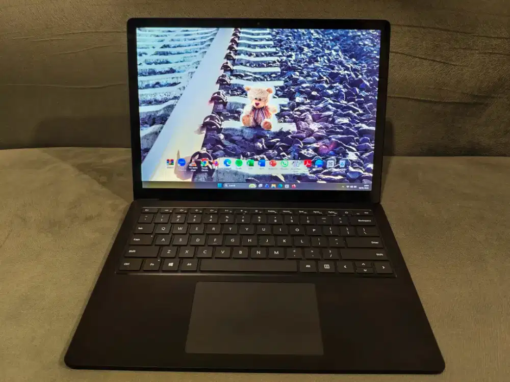 Laptop Surface 4, Touchscreen, i5 gen 11 16/256 GB