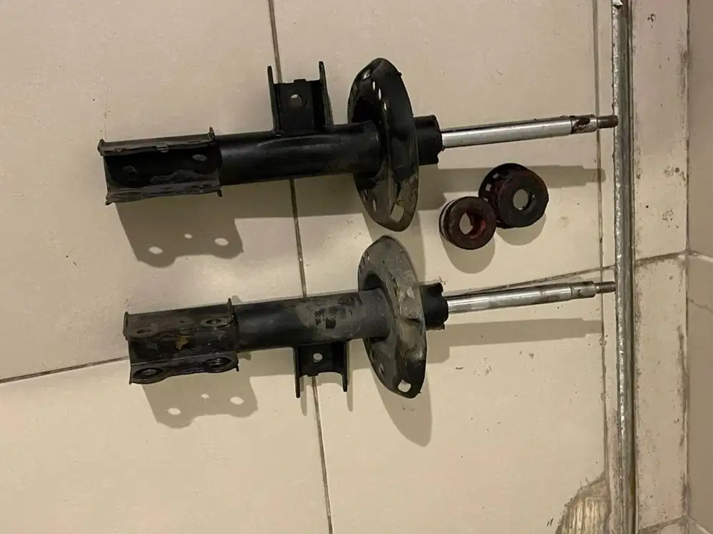 Shockbreaker depan Mercedes Benz Mercy Original