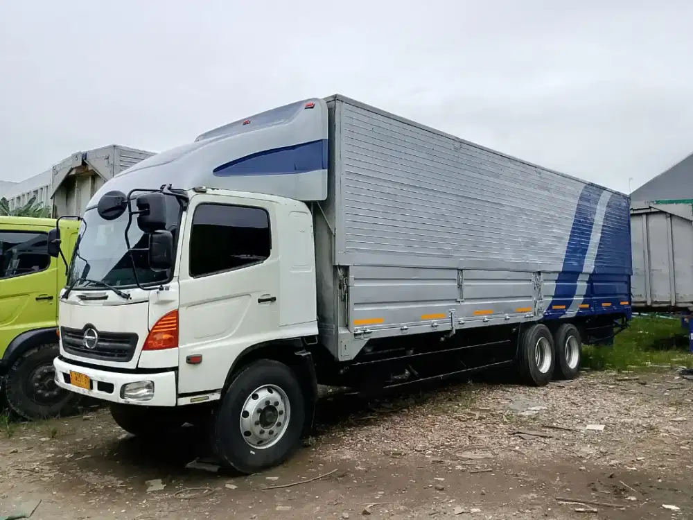 HINO WINGBOX FL235JW 2013 TRONTON 6X2 TGN1 ORIGINAL SIAP KERJA MANTAP