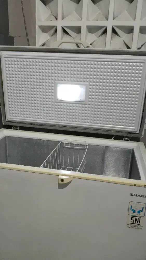 Sharp freezer box 300L