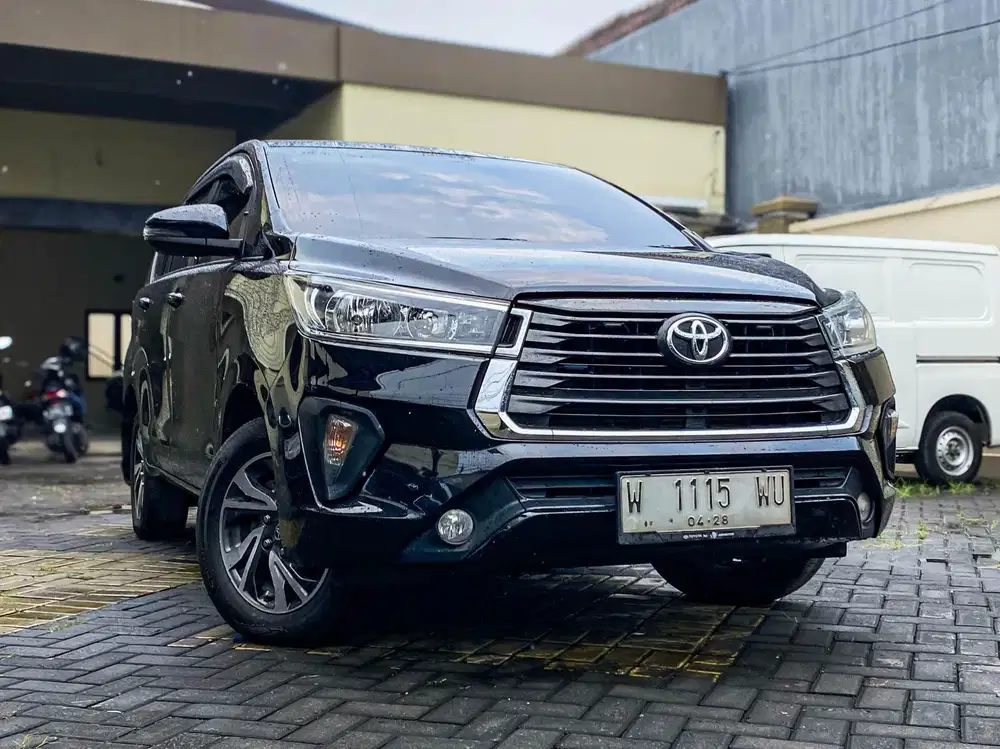 Innova Reborn 2023 G Manual Diesel