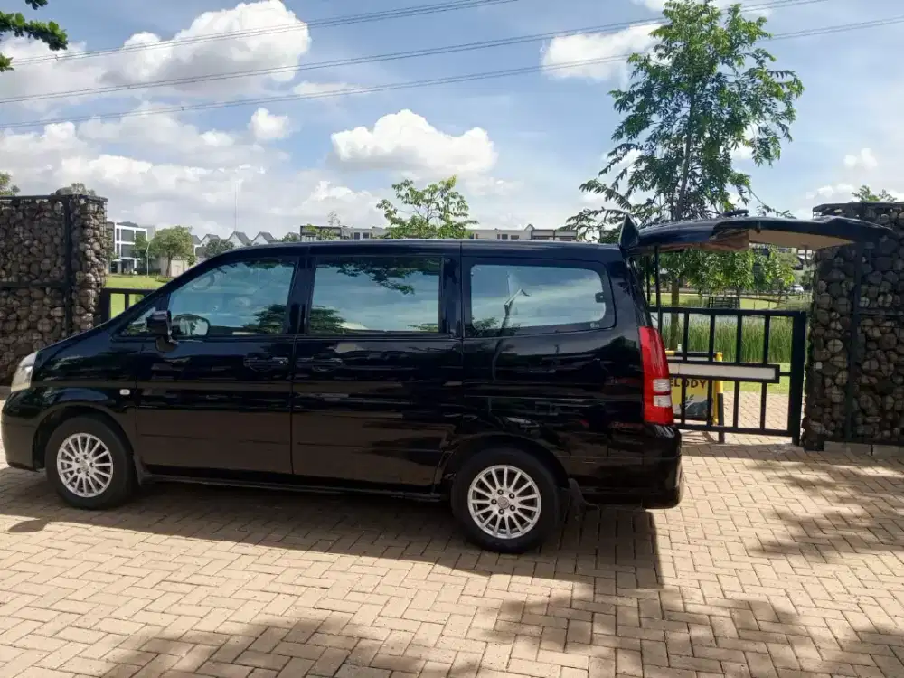 Serena thn 2010 tinggal gas istimewa